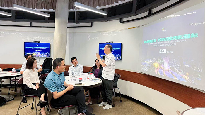 董事長(zhǎng)陳義紅博士?分享創(chuàng)新創(chuàng)業(yè)經(jīng)驗(yàn)