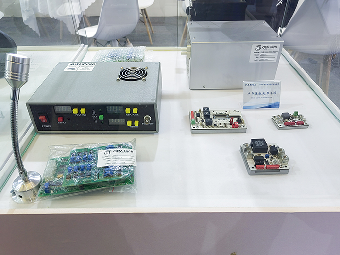 電光器件及其驅動電源